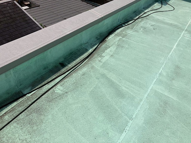 防水の浮きが生じた陸屋根